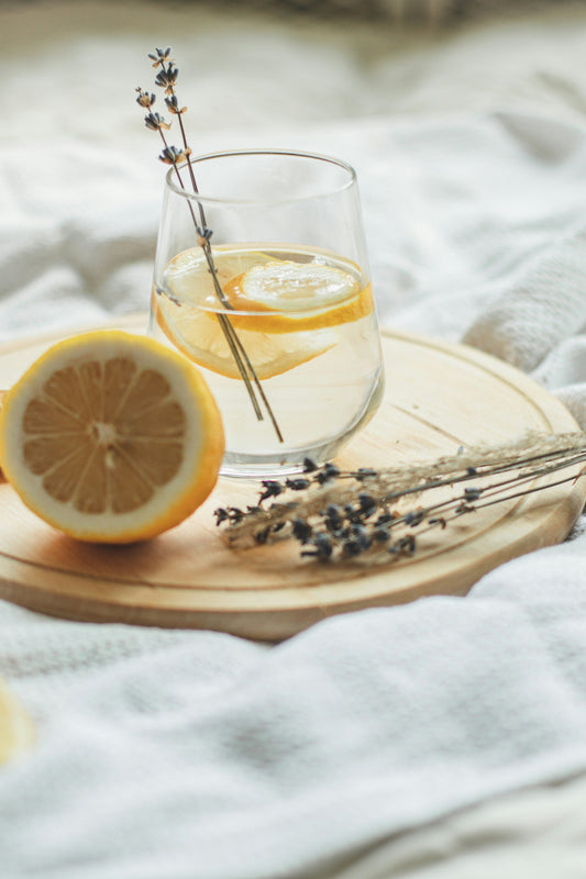 🌞 S’hydrater et profiter de l’été… tout en respectant ses hormones